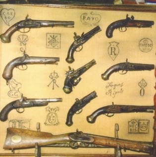 Col·lecció d'armes antigues i eines del camp a la Fuliola